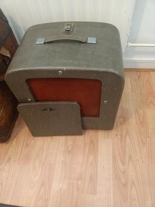 Bell and Howel cabinet, 12 inch Goodmans speaker, Muziek en Instrumenten, Overige Muziek en Instrumenten, Zo goed als nieuw, Ophalen of Verzenden