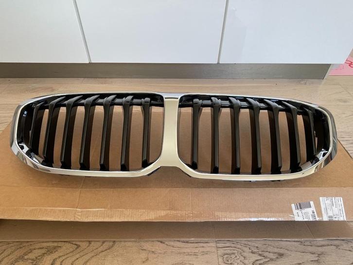 Grill BMW 1 Serie F40 ORIGINEEL 51135A39366 Nieuw, Auto diversen, Auto-accessoires, Nieuw, Ophalen of Verzenden