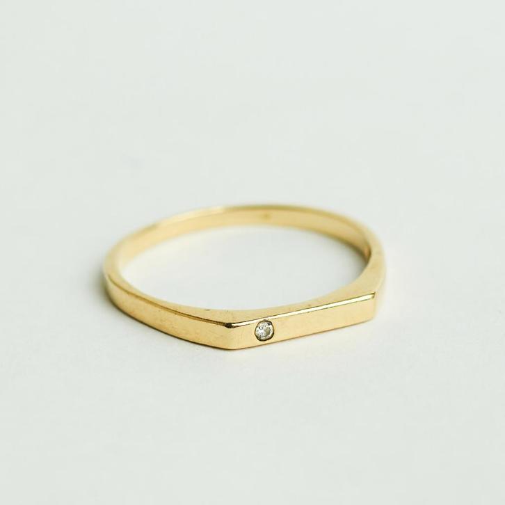 Vintage gouden ring met diamant goud 14 karaat engeland, Sieraden, Tassen en Uiterlijk, Ringen, Zo goed als nieuw, Dame, 17 tot 18