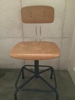 Atelierstoel tekenstoel vintage. Kruk industrieel 75€, Huis en Inrichting, Ophalen
