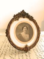 ZEER APART antiek rond zwaar bronzen fotolijstje / rococo, Ophalen of Verzenden