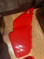 Nieuwe rode lange zijkappen zijscherm Honda MT5 MT8, Fietsen en Brommers, Brommeronderdelen | Kreidler, Ophalen of Verzenden, Zo goed als nieuw