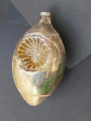 Vintage oude kerstbal olijf met zonnetje kruis in glazen bal beschikbaar voor biedingen