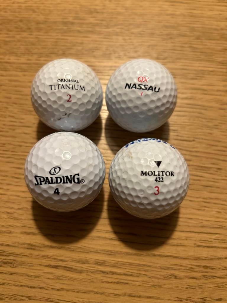 Golfballen - 4 stuks - Diverse merken, Ophalen of Verzenden, Gebruikt, Bal(len), Overige merken