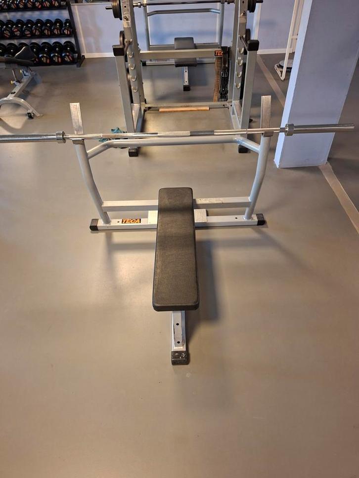 Teca Benchpress, fitnessbank, bankje, Sport en Fitness, Fitnessapparatuur, Gebruikt, Krachtstation, Armen, Borst, Metaal, Ophalen