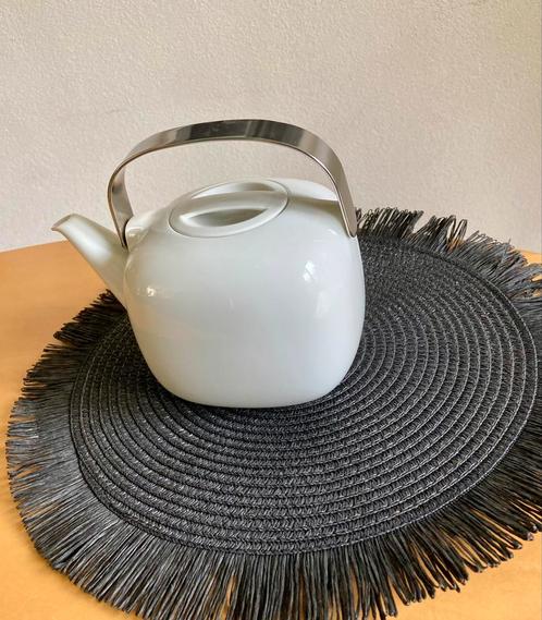 Scandi-design witte theepot van Rosenthal, 1,34 liter., Huis en Inrichting, Keuken | Servies, Zo goed als nieuw, Overige typen