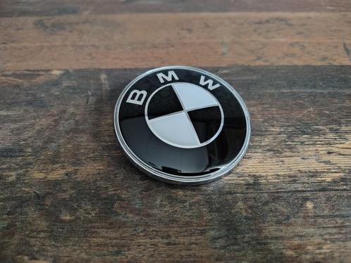 Embleem Motorkap 82MM/ BMW E60/E61/E63 /NIEUW! / Black, Auto-onderdelen, Interieur en Bekleding, BMW, Nieuw, Verzenden