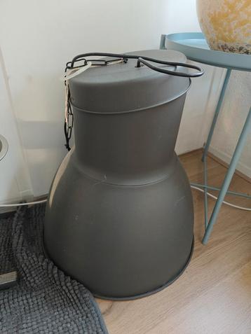 Hektar hanglamp, grijze lamp beschikbaar voor biedingen