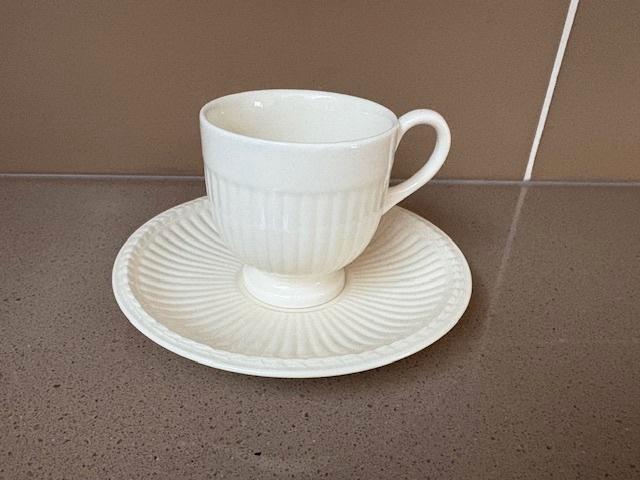 Wedgwood Edme espresso kop en schotel, Huis en Inrichting, Keuken | Servies, Zo goed als nieuw, Kop(pen) en/of Schotel(s), Wedgwood