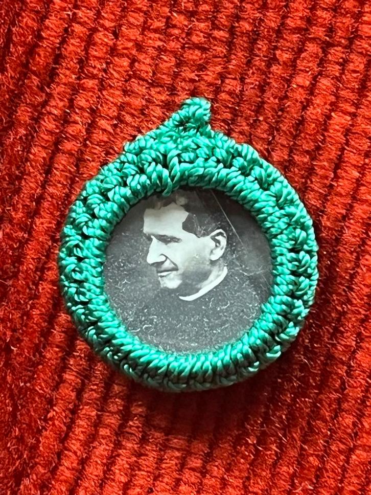 Don Bosco Relikwie - met Gehaakte Rand, Antiek en Kunst, Antiek | Religie, Ophalen of Verzenden