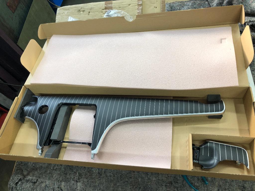 Mercedes W206 S206 C-klasse dashbord lijsten – sierlijsten, Auto-onderdelen, Interieur en Bekleding, Ophalen, Gebruikt, Mercedes-Benz