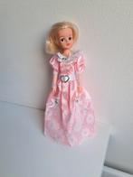 Roze jurk met hartjes riem voor barbie sindy fleur excl pop, Ophalen of Verzenden, Gebruikt, Kleertjes