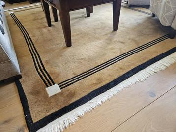 Vloerkleed beschikbaar voor biedingen