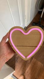 Wand lampje (Hart vorm, neon roze), Ophalen of Verzenden, Zo goed als nieuw
