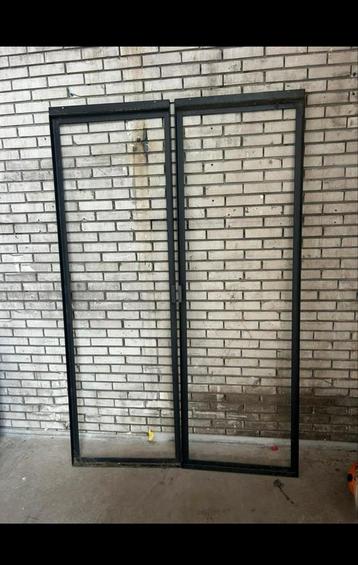 2 Metalen taats deuren Deurframes voor Schuifdeuren beschikbaar voor biedingen