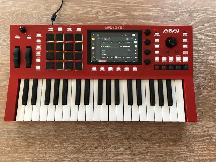 Akai MPC key 37, Muziek en Instrumenten, Midi-apparatuur, Zo goed als nieuw, Ophalen of Verzenden