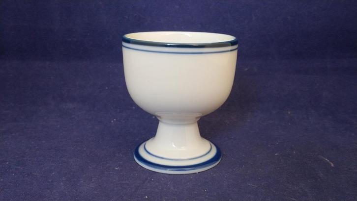 Dansk - eierdop met blauwe randjes, Huis en Inrichting, Keuken | Servies, Zo goed als nieuw, Overige typen, Overige stijlen, Porselein