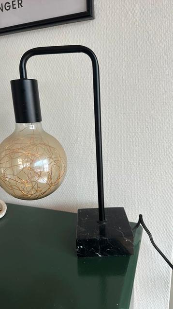 Lampje zwart marmer beschikbaar voor biedingen