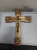 Prachtig koperen crucifix op een houten kruis, Ophalen of Verzenden