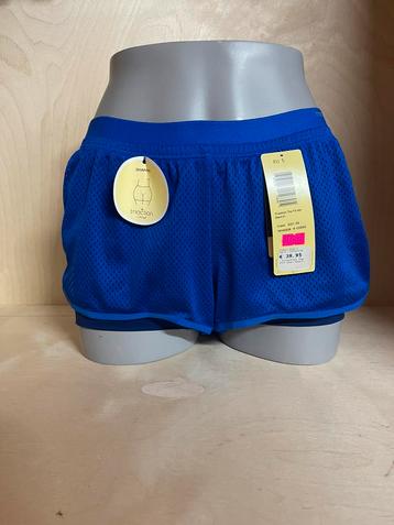 Triumph sport short Maat s Model triaction fit ster beschikbaar voor biedingen