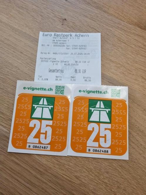 2 stuks vignet Zwitserland 2025 ongebruikt met aankoopbon, Tickets en Kaartjes, Autovignetten, Drie personen of meer