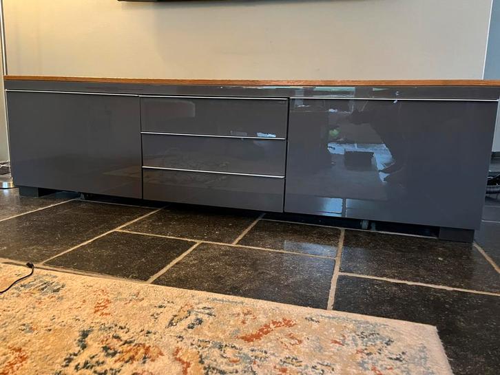 TV meubel Ikea Besta grijs, Huis en Inrichting, Kasten | Televisiemeubels, Zo goed als nieuw, Minder dan 100 cm, 150 tot 200 cm