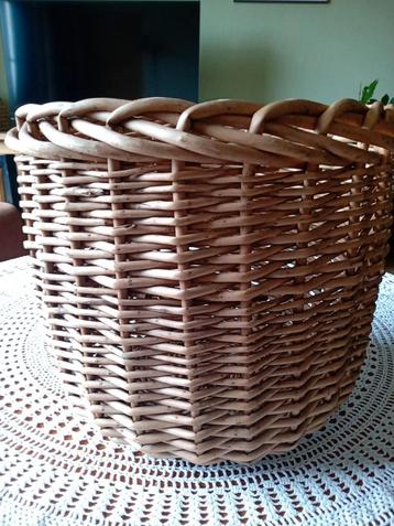 Vintage rieten mand jaren '80 beschikbaar voor biedingen