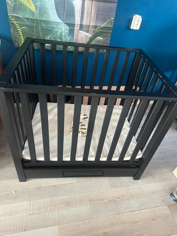 Zwarte kinderbox / babybox, Kinderen en Baby's, Boxen, Zo goed als nieuw, Ophalen