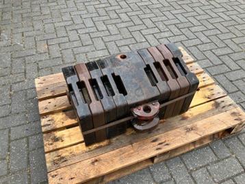 Set frontgewichten voor Case 845 etc. beschikbaar voor biedingen
