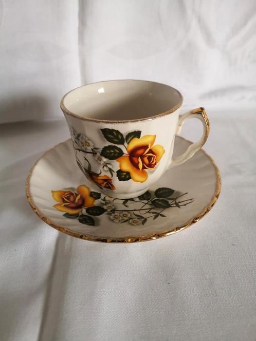 Kop en schotel van K. Aynsley en Co Ltd, Antiek en Kunst, Antiek | Servies los, Ophalen of Verzenden