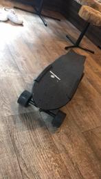 Elektrische skateboard, Sport en Fitness, Skateboarden, Ophalen of Verzenden, Zo goed als nieuw, Skateboard