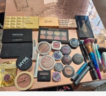 Verscheidene merken, zoals kiko, sleek, mur, LaGirl, L'Oreal beschikbaar voor biedingen