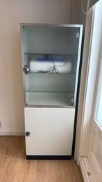 Kast twee deuren glas kapot, Ophalen, Gebruikt, 100 tot 150 cm, 50 tot 100 cm
