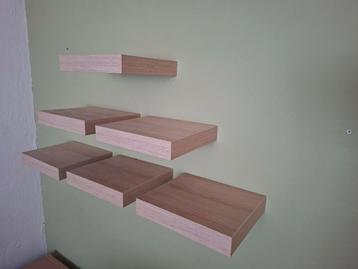 6 Wandplankjes - 30x26x5 cm beschikbaar voor biedingen