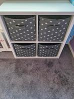 Kastje met 4 stoffen bakken om spullen in te doen, Ophalen, Zo goed als nieuw