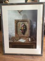 Lijst 66x81 cm met glas ervoor + poster Clown + ophanging, Huis en Inrichting, Ophalen, Zo goed als nieuw, Minder dan 50 cm