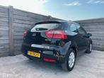 Kia Rio 1.2 CVVT Comfort Pack Dealer onderh. Airco, Auto's, Euro 5, Gebruikt, 4 cilinders, Zwart