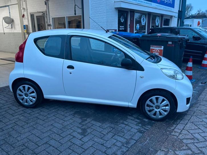 Peugeot 107 1.0 12V 3DR 2010 Wit NW APK, Auto's, Peugeot, Bedrijf, Benzine, A, Hatchback, Handgeschakeld, Geïmporteerd, Wit, Voorwielaandrijving