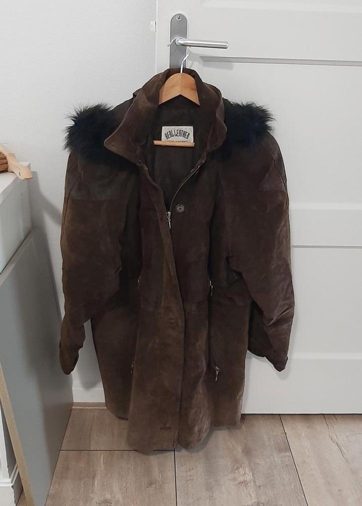 Suède dames jas, winter kleding, mt 40, Kleding | Dames, Jassen | Winter, Zo goed als nieuw, Maat 38/40 (M), Bruin, Ophalen of Verzenden