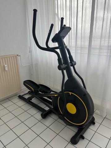 Crosstrainer-Focus Fitness Senator beschikbaar voor biedingen