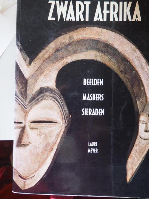 Zwart Afrika, beelden maskers Sieraden, Laure Meyer uitg Atr, Boeken, Kunst en Cultuur | Beeldend, Zo goed als nieuw, Overige onderwerpen