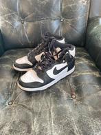Nike Dunk High (maat 39), Ophalen of Verzenden, Zo goed als nieuw, Sneakers of Gympen