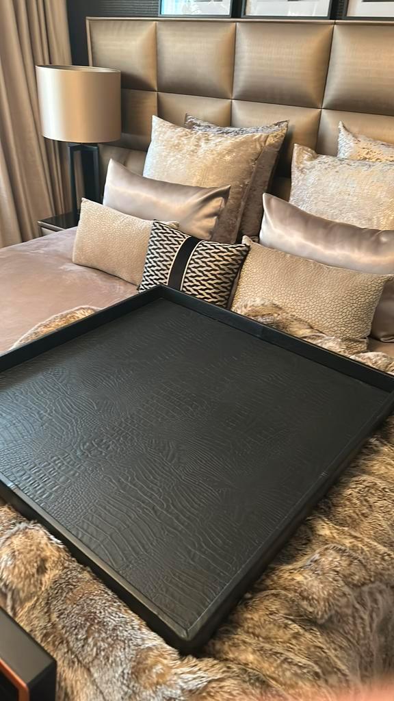 Super gaaf groot Croco dienblad zwart In de maat 80x80 cm, Huis en Inrichting, Woonaccessoires | Dienbladen, Zo goed als nieuw