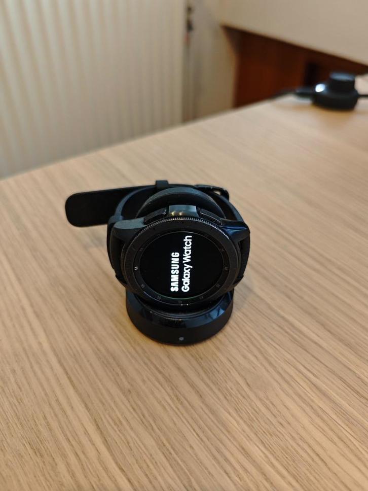 Galaxy Watch (1e editie!) 42mm, Sieraden, Tassen en Uiterlijk, Smartwatches, Zo goed als nieuw, Android, Zwart, Afstand, Calorieverbanding