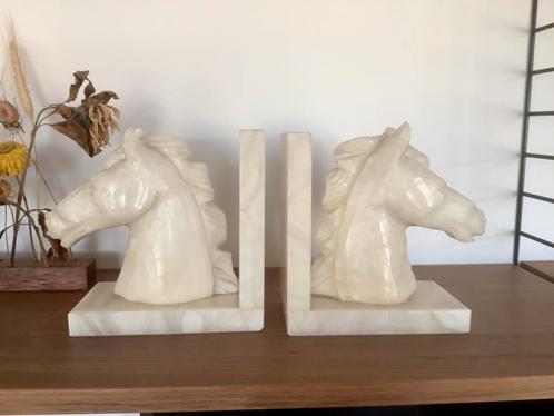Twee vorse onyx / wit marmeren boekensteunen, Antiek en Kunst, Kunst | Beelden en Houtsnijwerken, Ophalen of Verzenden