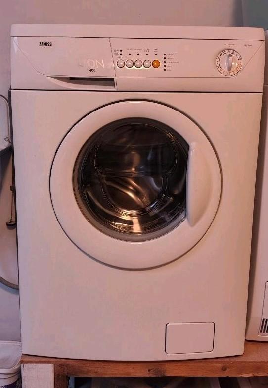 Zanussi Lion wasmachine ZWF1400, Witgoed en Apparatuur, Wasmachines, Gebruikt, Voorlader, 4 tot 6 kg, 85 tot 90 cm, 1200 tot 1600 toeren