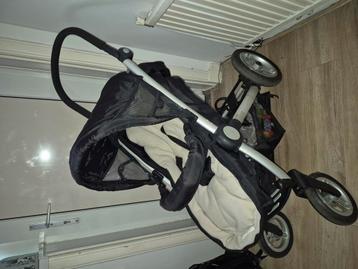 Mutsy kinderwagen en Maxi Cosy. beschikbaar voor biedingen
