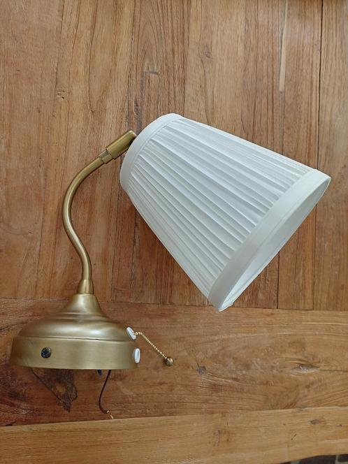 Ikea wandlamp messing witte kap Ärstid, Huis en Inrichting, Lampen | Wandlampen, Zo goed als nieuw, Ophalen of Verzenden