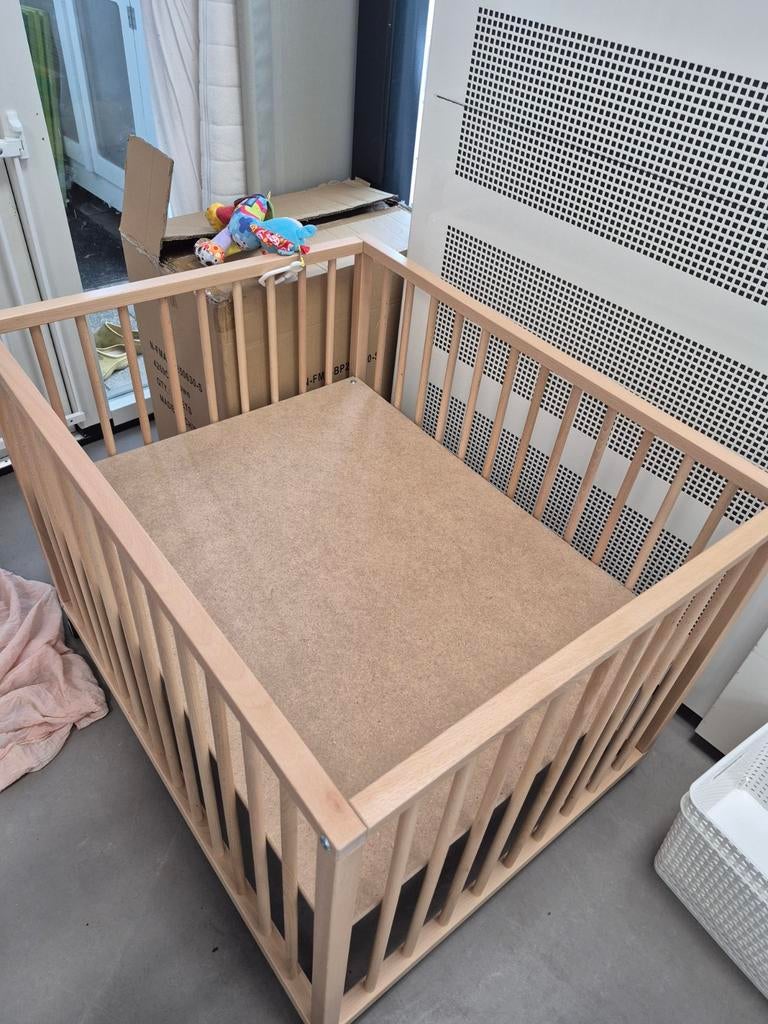 Houten vierkante box, Ophalen, Gebruikt, Vierkant, Wieltjes