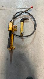 Kleine hydrauliek handpomp met cilinder., Doe-het-zelf en Verbouw, Gereedschap | Machine-onderdelen en Toebehoren, Ophalen of Verzenden